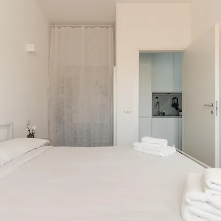 Guesthost - Comfy Balcony X4 Turro Milano